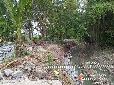 PEMBANGUNAN BRONJONG PENAHAN AIR SUNGAI KUWARASAN BANTUAN BBWS SERAYU OPAK KEBUMEN